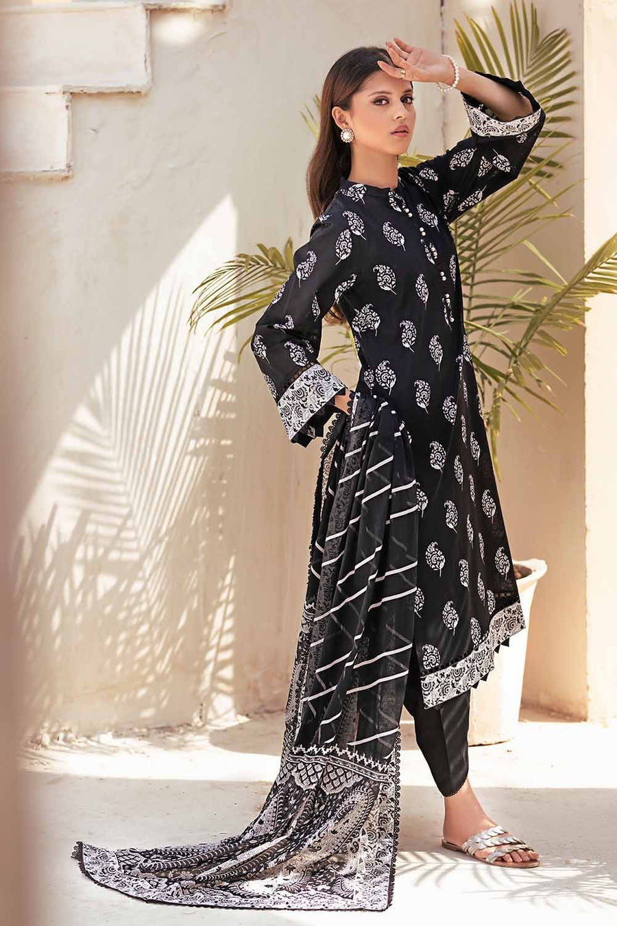 Gul Ahmed Black & White Printed Lawn Unstitched 3Pc Suit B-32030