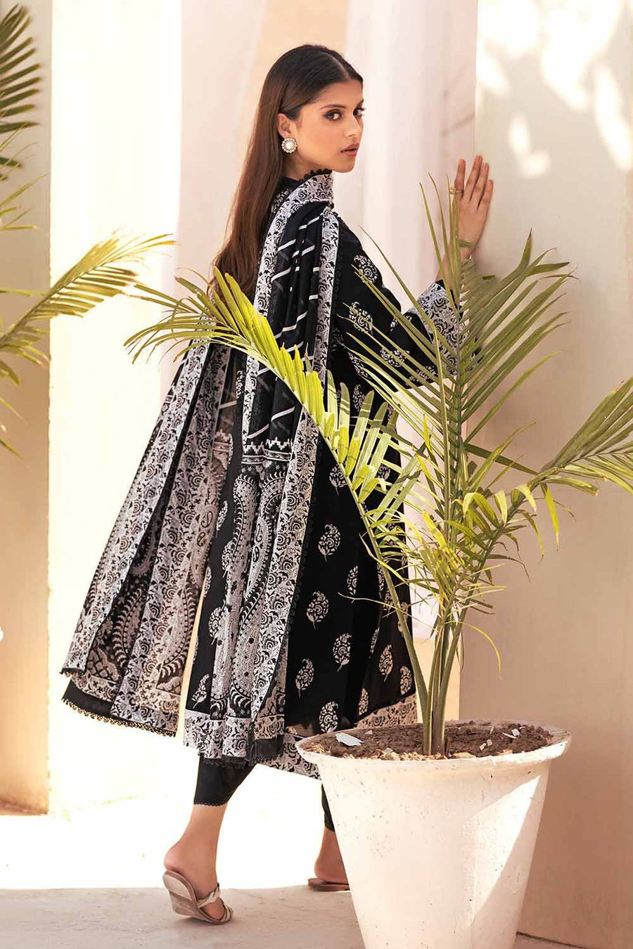 Gul Ahmed Black & White Printed Lawn Unstitched 3Pc Suit B-32030