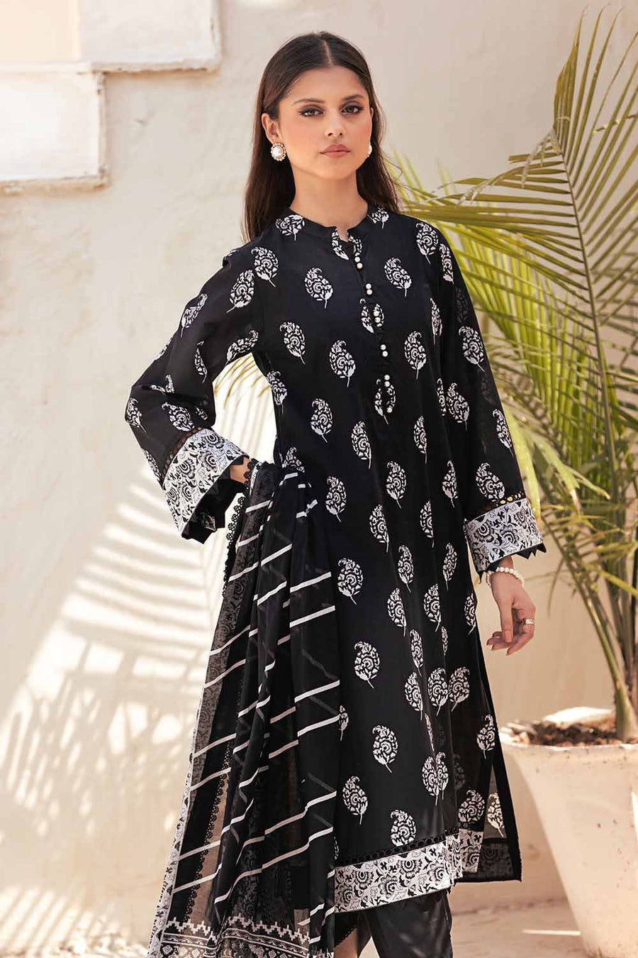 Gul Ahmed Black & White Printed Lawn Unstitched 3Pc Suit B-32030