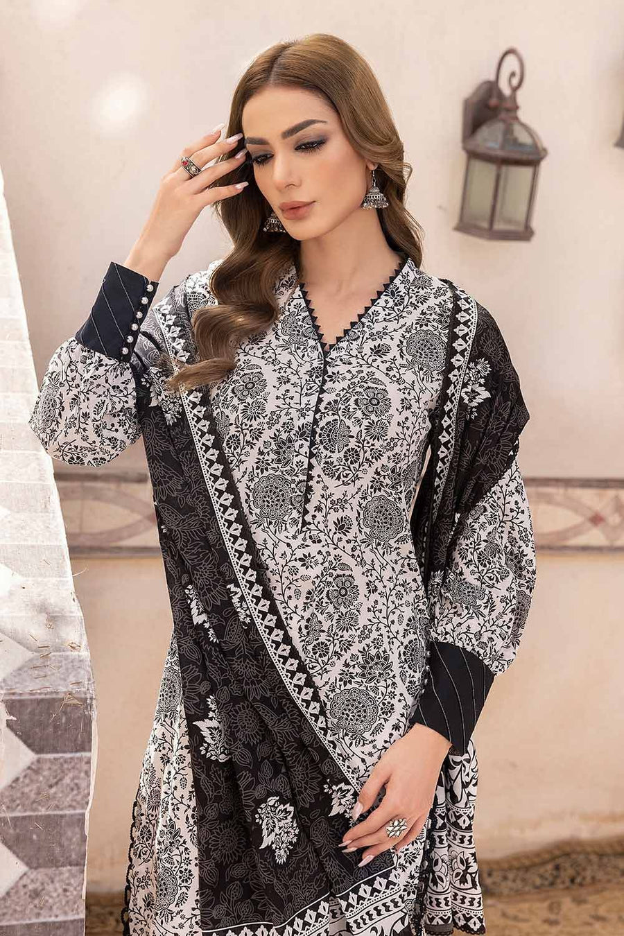 Gul Ahmed Black & White Printed Lawn Unstitched 3Pc Suit B-32031