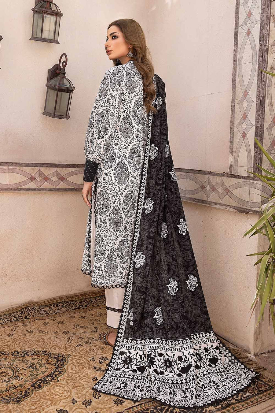 Gul Ahmed Black & White Printed Lawn Unstitched 3Pc Suit B-32031