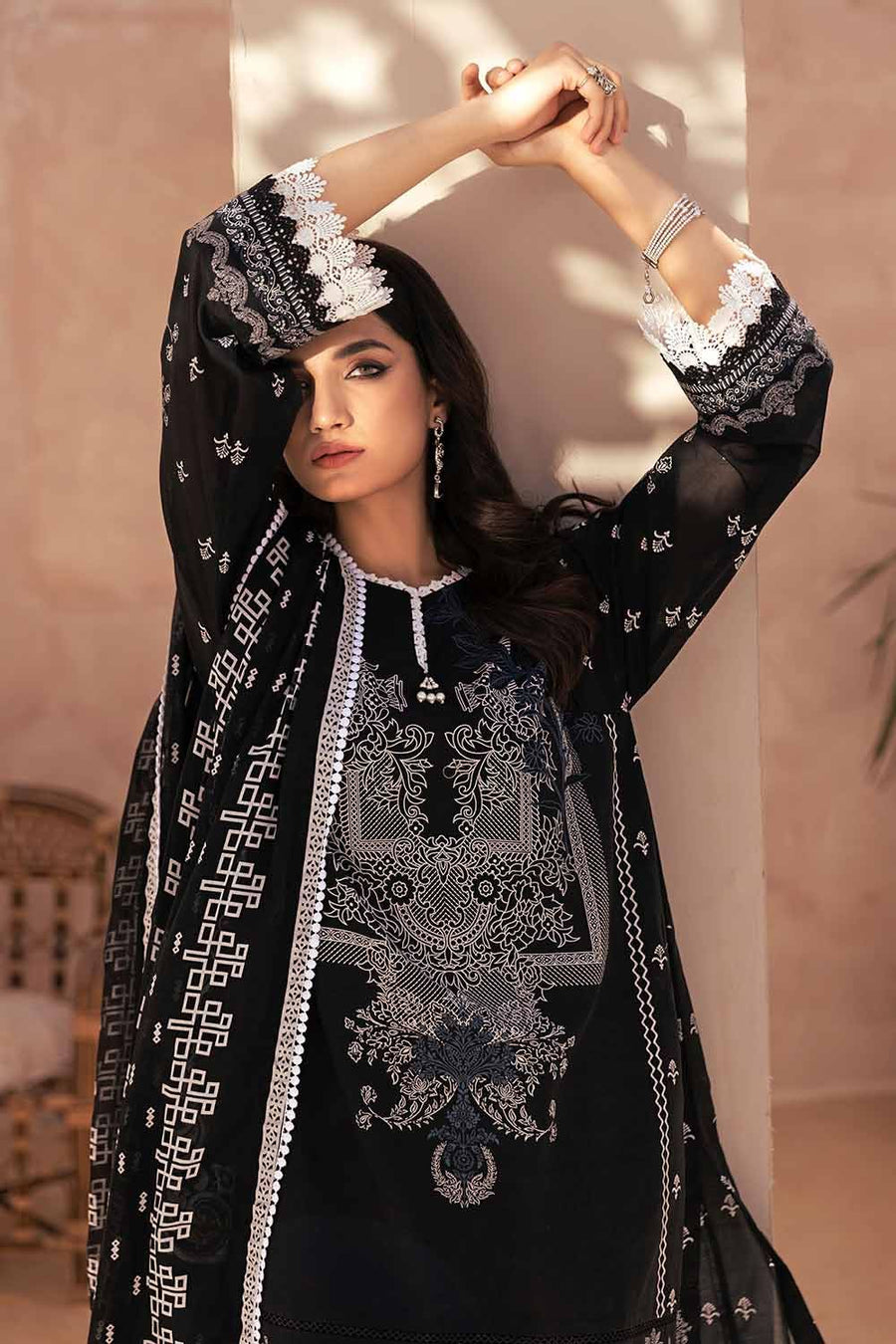 Gul Ahmed Black & White Printed Lawn Unstitched 3Pc Suit B-32040