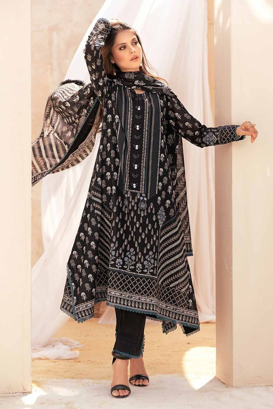 Gul Ahmed Black & White Printed Lawn Unstitched 3Pc Suit B-32040