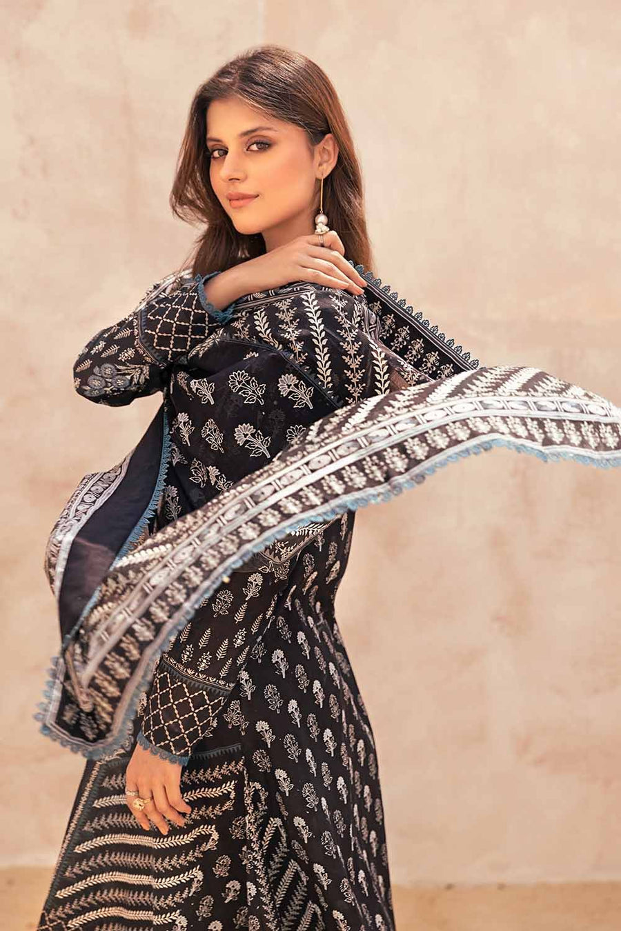 Gul Ahmed Black & White Printed Lawn Unstitched 3Pc Suit B-32040