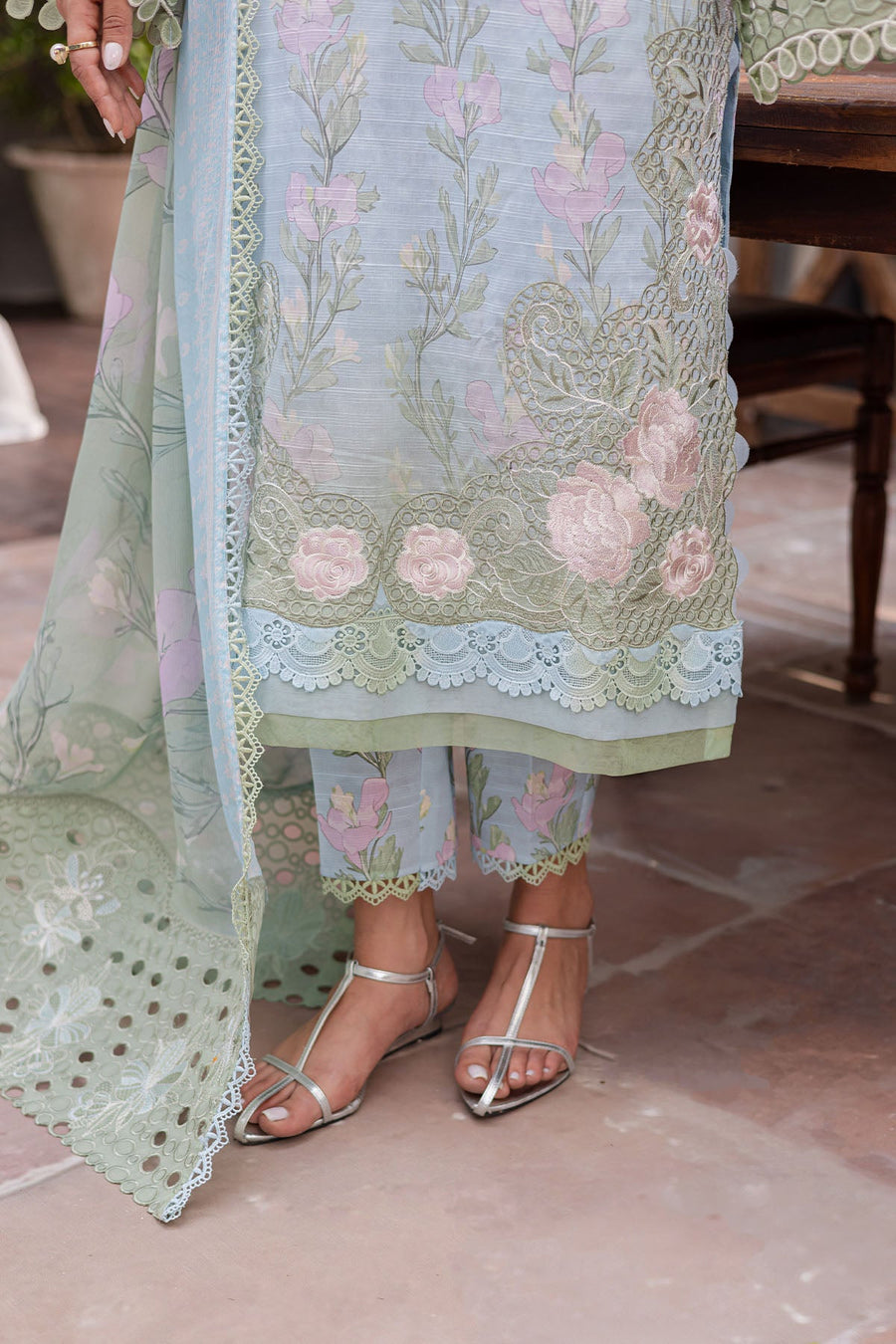 NUREH Bloom Embroidered Luxury Lawn Unstitched 3Pc Suit BL-07