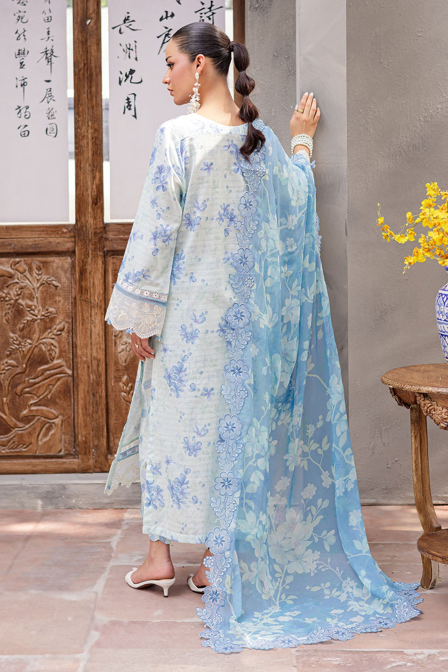 NUREH Bloom Embroidered Luxury Lawn Unstitched 3Pc Suit BL-09