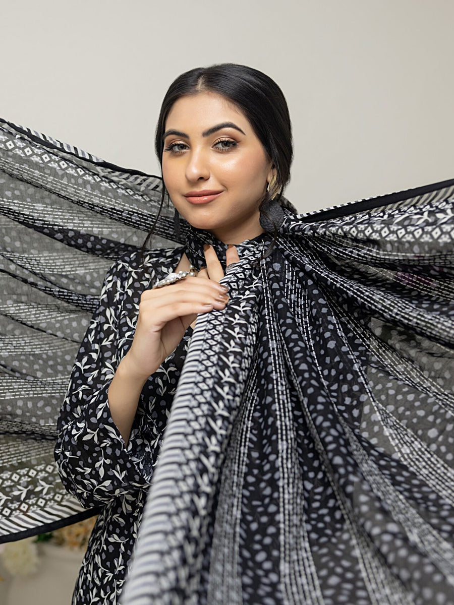 Regalia Salina Black & White Unstitched Printed Lawn 3Pc Suit BNW4-4