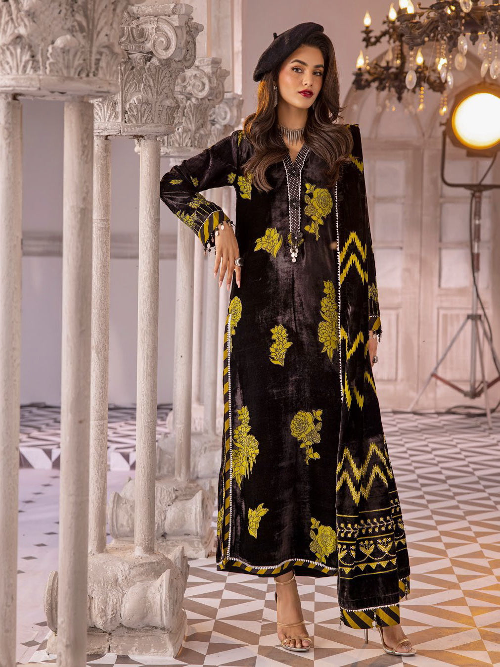 Gul Ahmed Winter Embroidered Velvet Unstitched 3Pc Suit BVL-42001 Gul Ahmed Winter Embroidered Velvet Unstitched 3Pc Suit BVL-42001