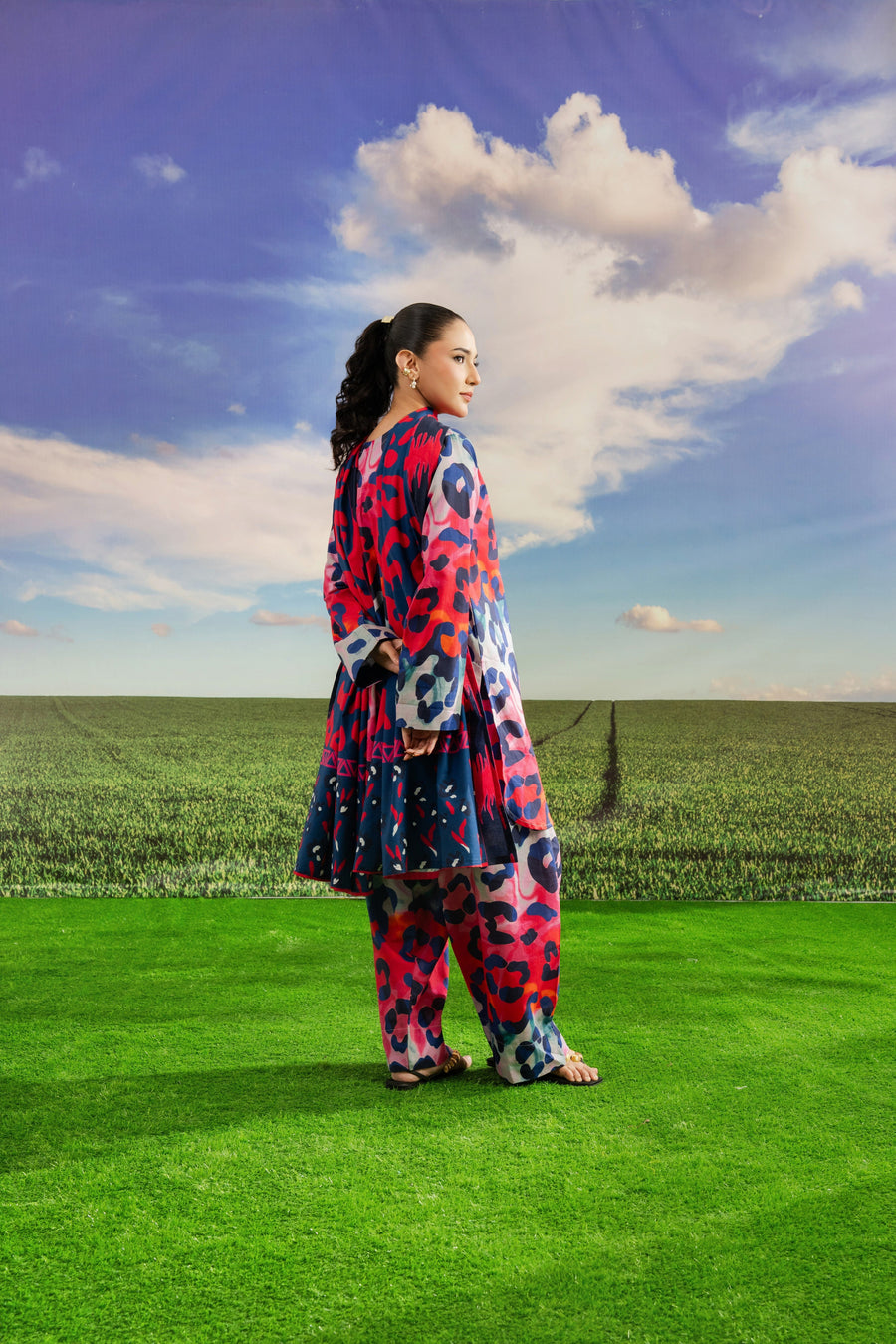 Feathers Dosti Digital Printed Khaddar Unstitched 3Pc Suit CALYN-FT578