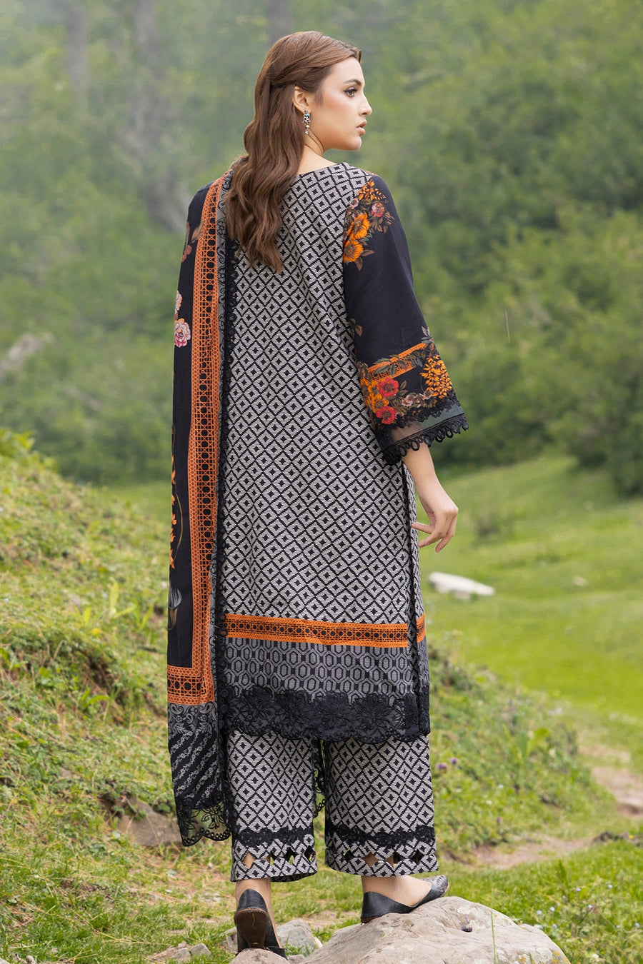 Charizma Combination Embroidered Linen Unstitched 3Pc Suit CCW4-01