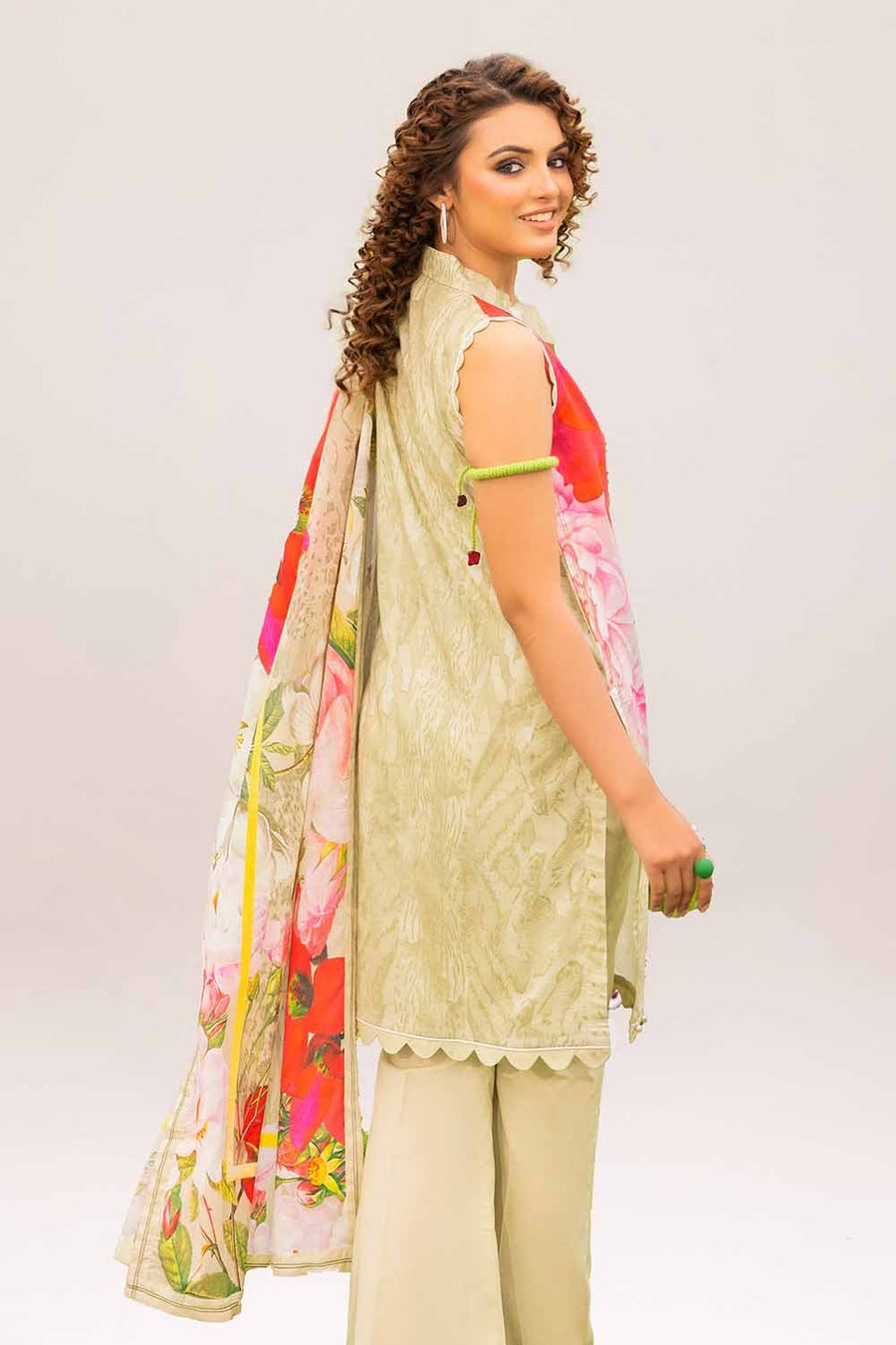 Gul Ahmed Printed Lawn Unstitched 3Pc Suit CL-42046A
