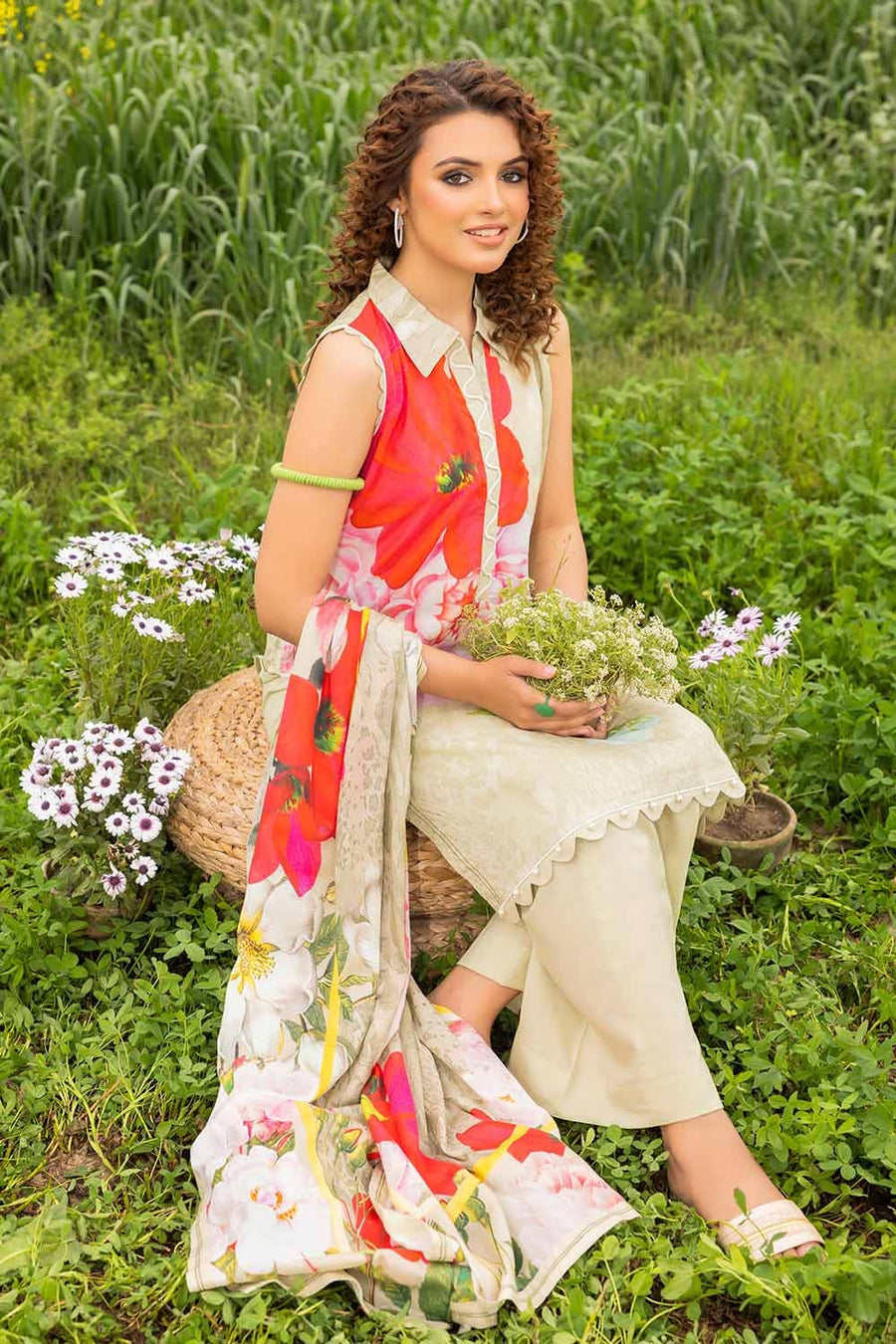 Gul Ahmed Printed Lawn Unstitched 3Pc Suit CL-42046A