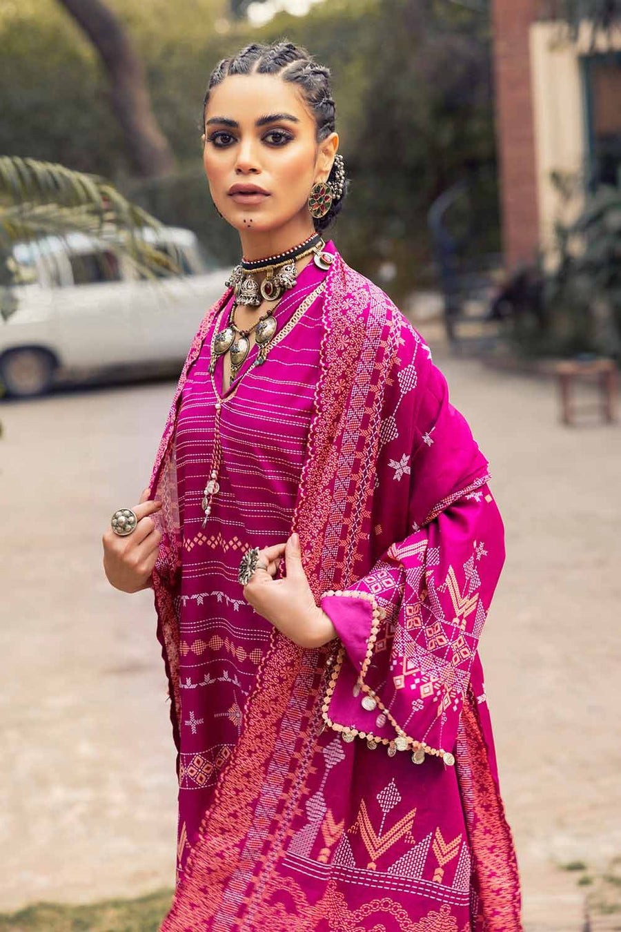 Gul Ahmed Printed Lawn Unstitched 3Pc Suit CL-42142