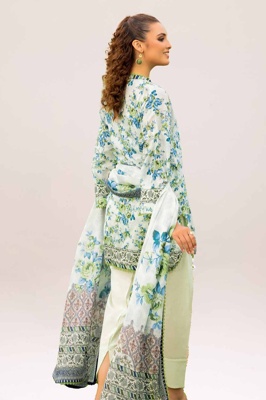 Gul Ahmed Printed Lawn Unstitched 3Pc Suit CL-42217