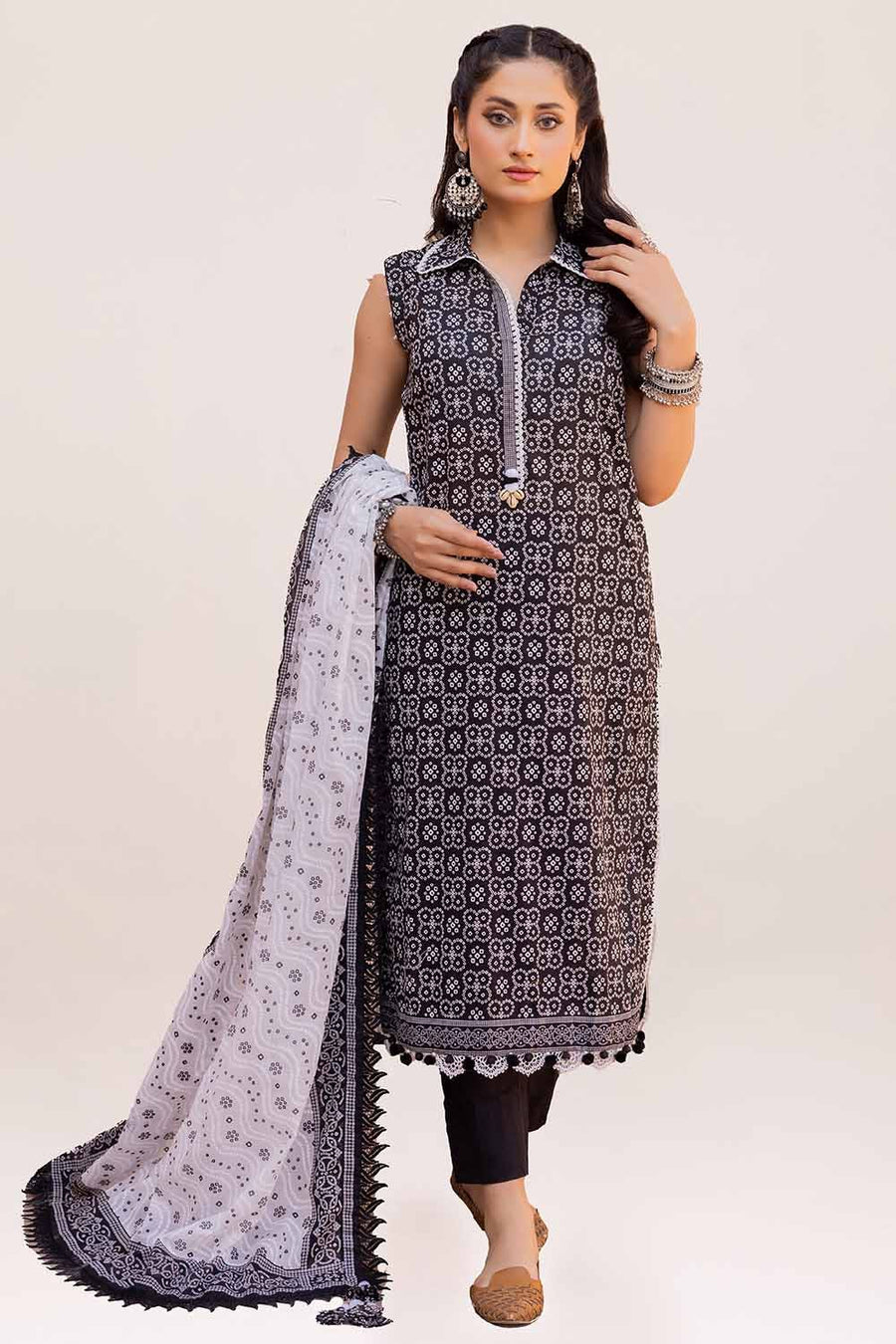 Gul Ahmed Printed Lawn Unstitched 3Pc Suit CL-42242A