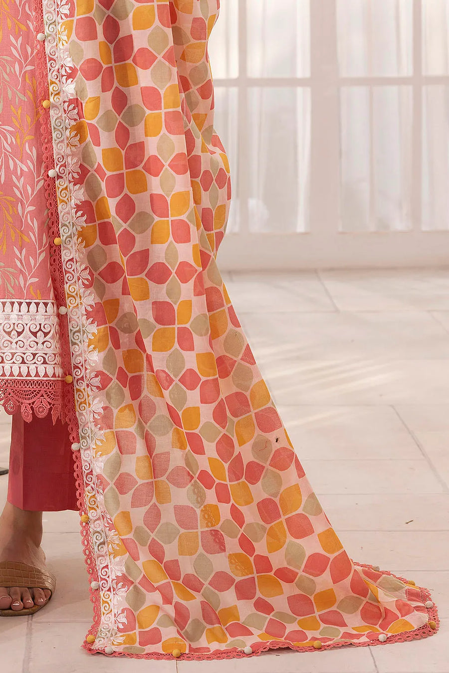 Gul Ahmed Timeless Allure Embroidered Lawn Unstitched 3Pc Suit CL-52001