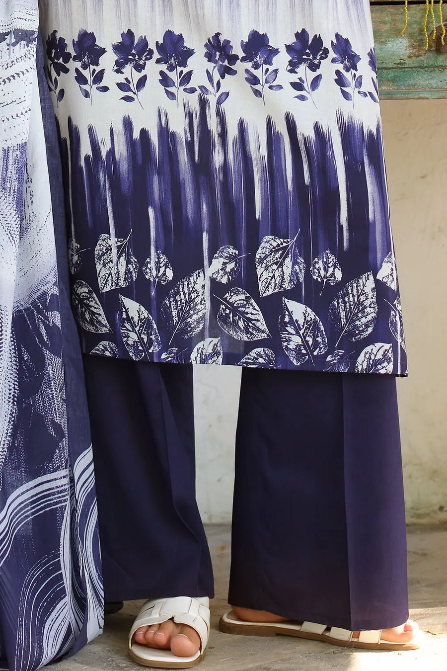 Gul Ahmed The joy Of Summer Printed Lawn Unstitched 3Pc Suit CL-52058