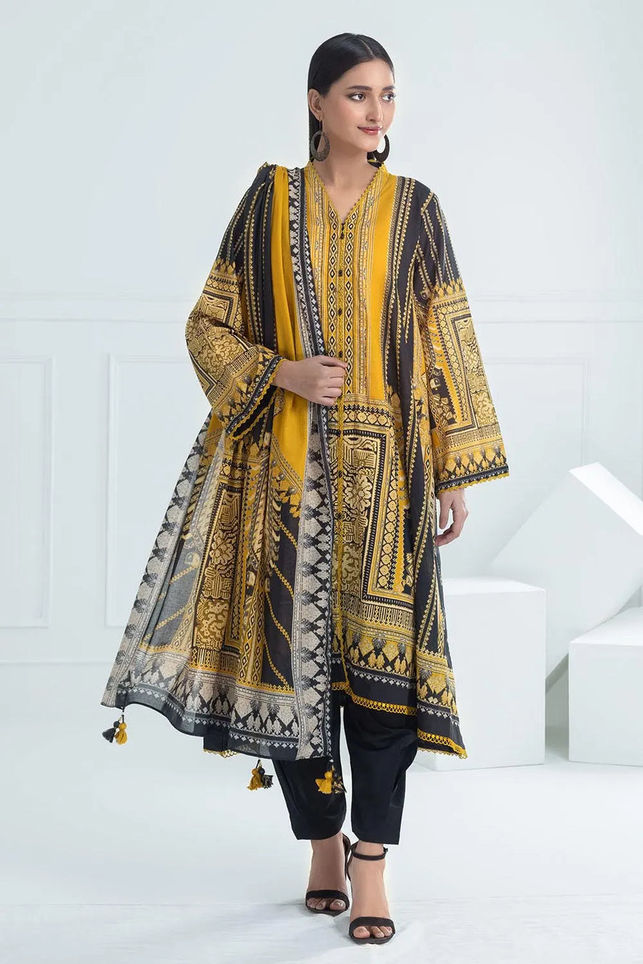 Gul Ahmed Dhoop Kinary Unstitched Printed Lawn 3Pc Suit CL-52079B