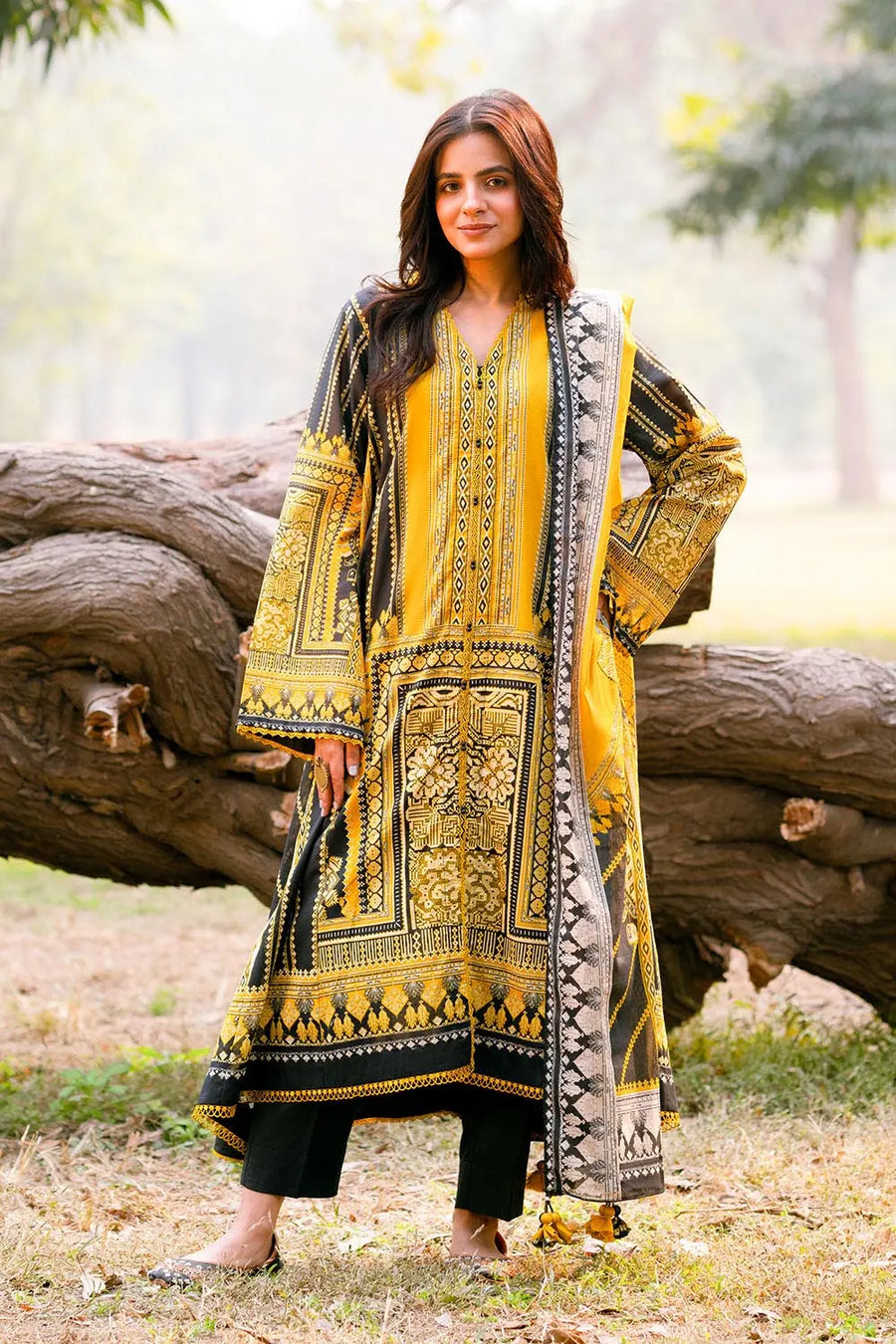 Gul Ahmed Dhoop Kinary Unstitched Printed Lawn 3Pc Suit CL-52079B