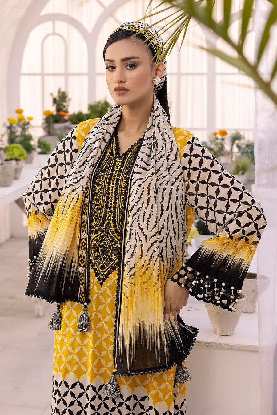Gul Ahmed Timeless Allure Embroidered Lawn Unstitched 3Pc Suit CL-52316