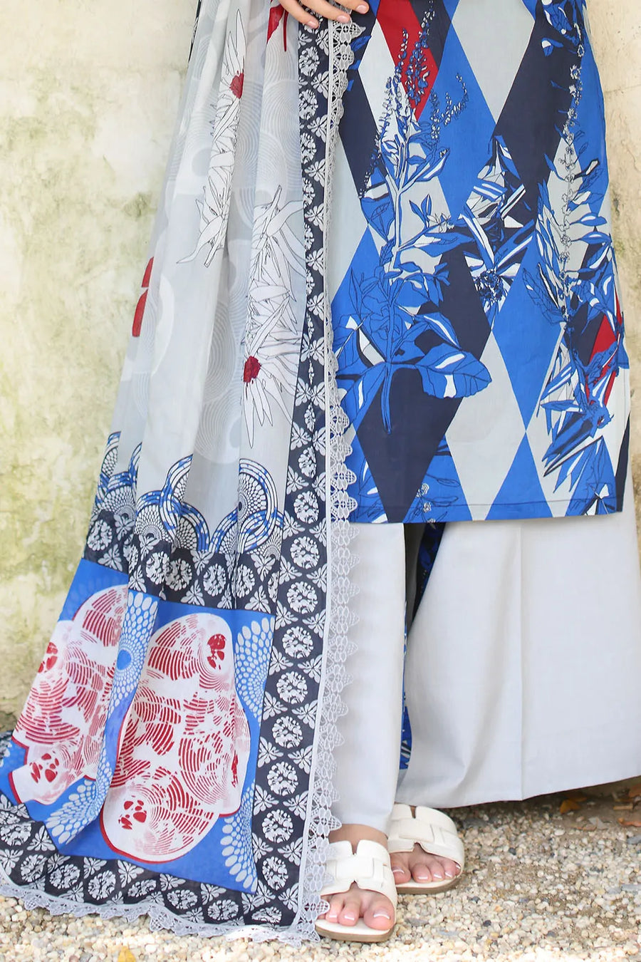 Gul Ahmed The joy Of Summer Printed Lawn Unstitched 3Pc Suit CL-52429