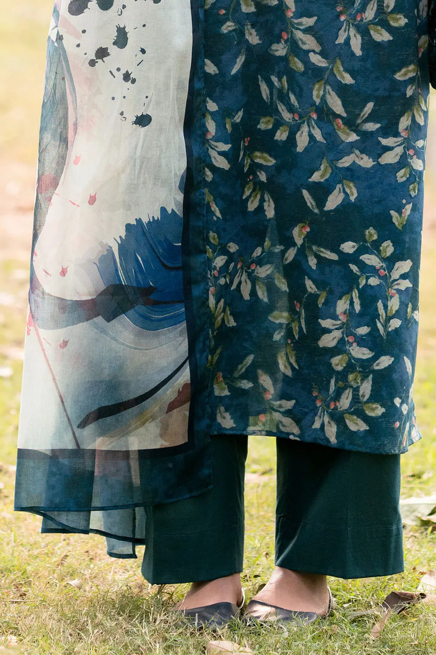 Gul Ahmed Dhoop Kinary Unstitched Printed Lawn 3Pc Suit CL-52435