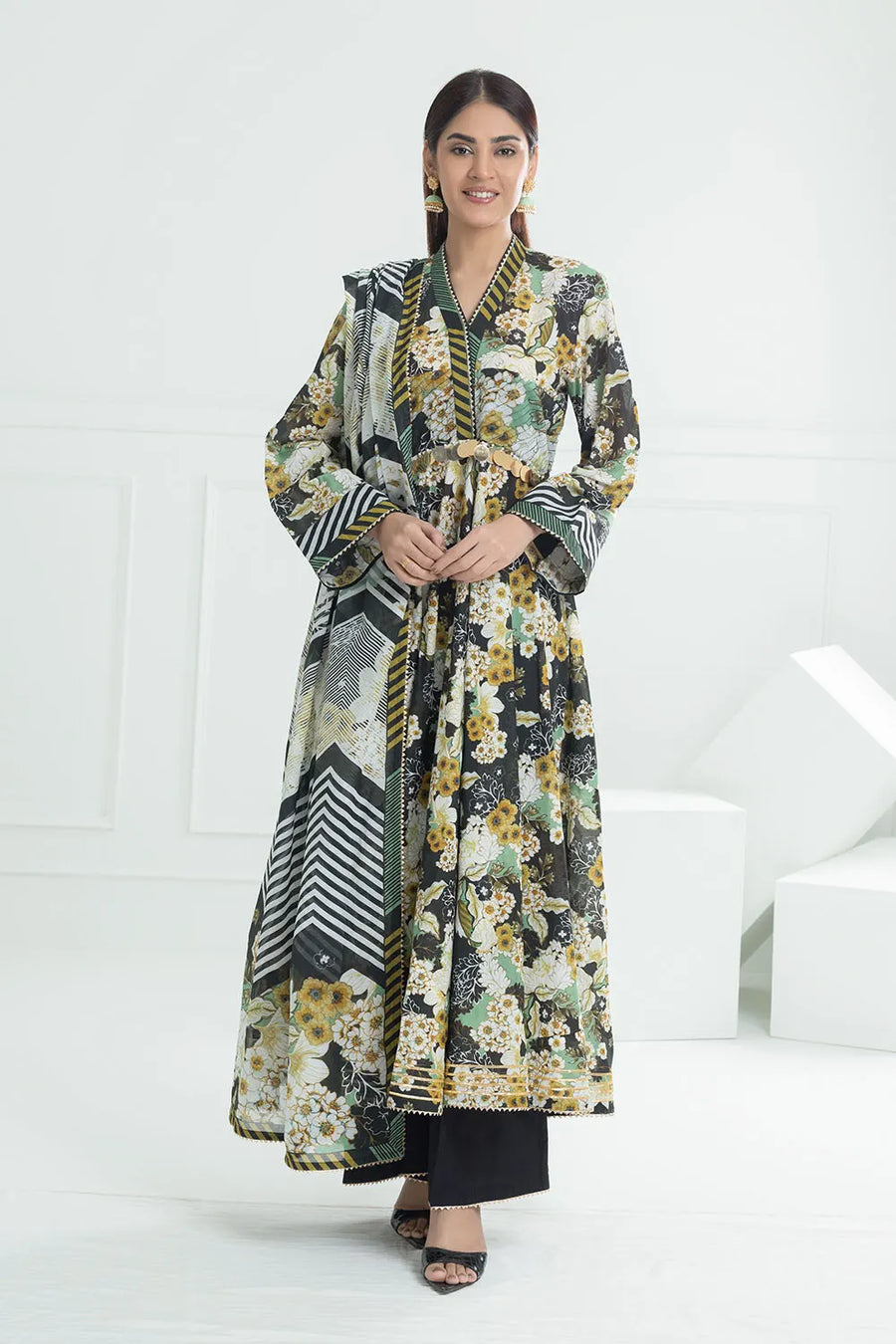 Gul Ahmed Dhoop Kinary Unstitched Printed Lawn 3Pc Suit CL-52487