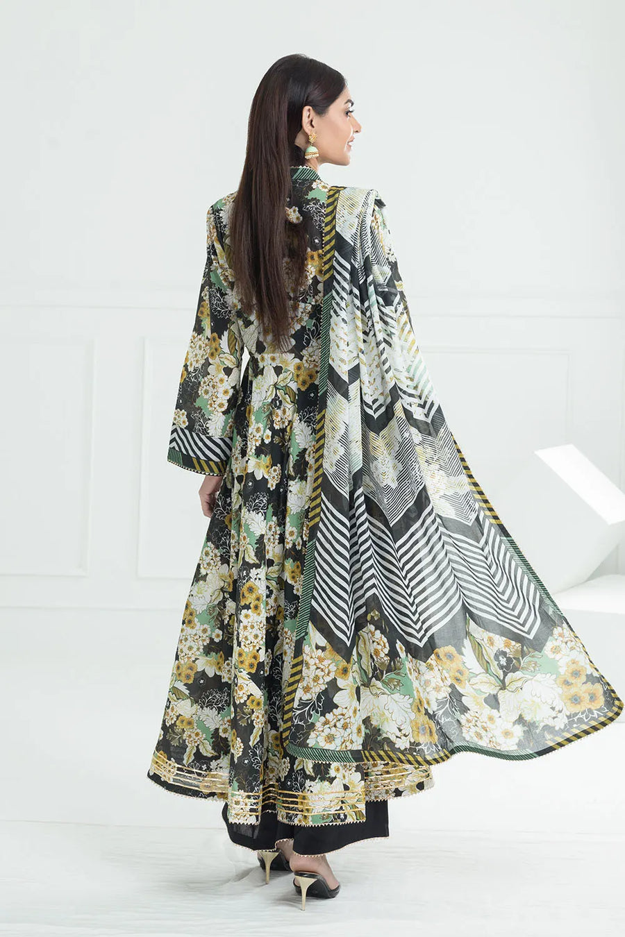 Gul Ahmed Dhoop Kinary Unstitched Printed Lawn 3Pc Suit CL-52487