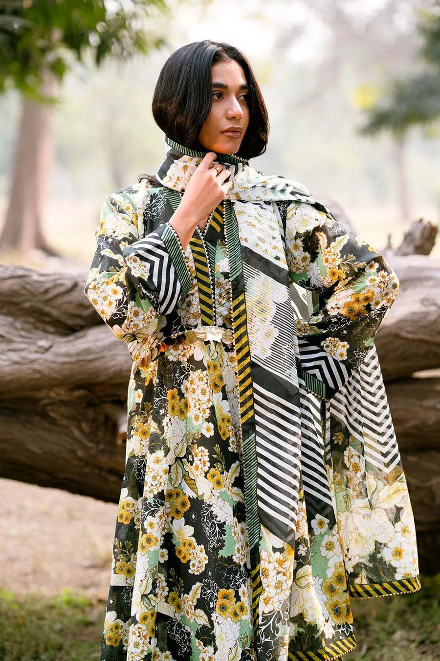Gul Ahmed Dhoop Kinary Unstitched Printed Lawn 3Pc Suit CL-52487