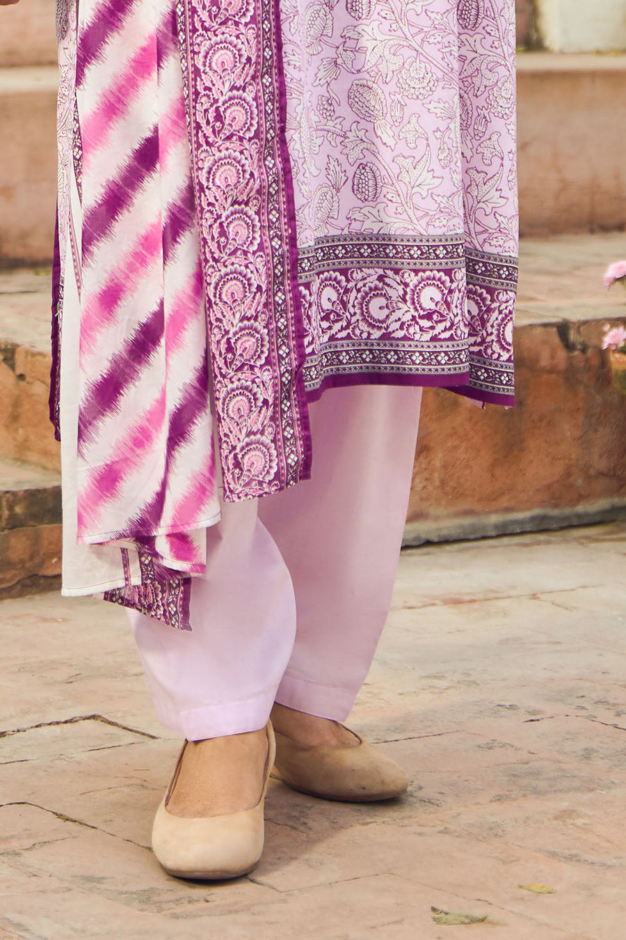 Gul Ahmed Tribute to Mothers Printed Lawn Unstitched 3Pc Suit CL-52691 B