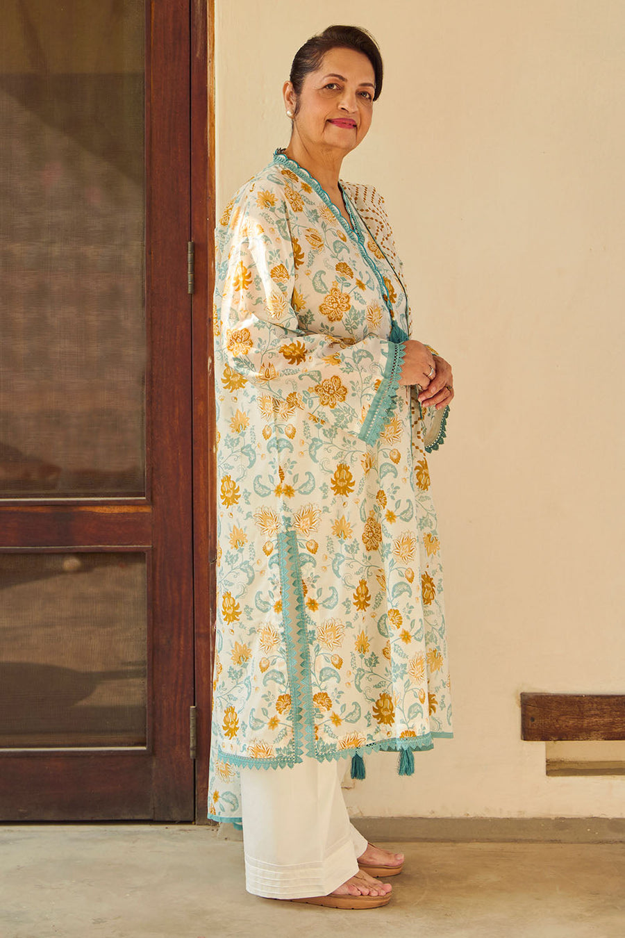 Gul Ahmed Tribute to Mothers Printed Lawn Unstitched 3Pc Suit CL-62071 B