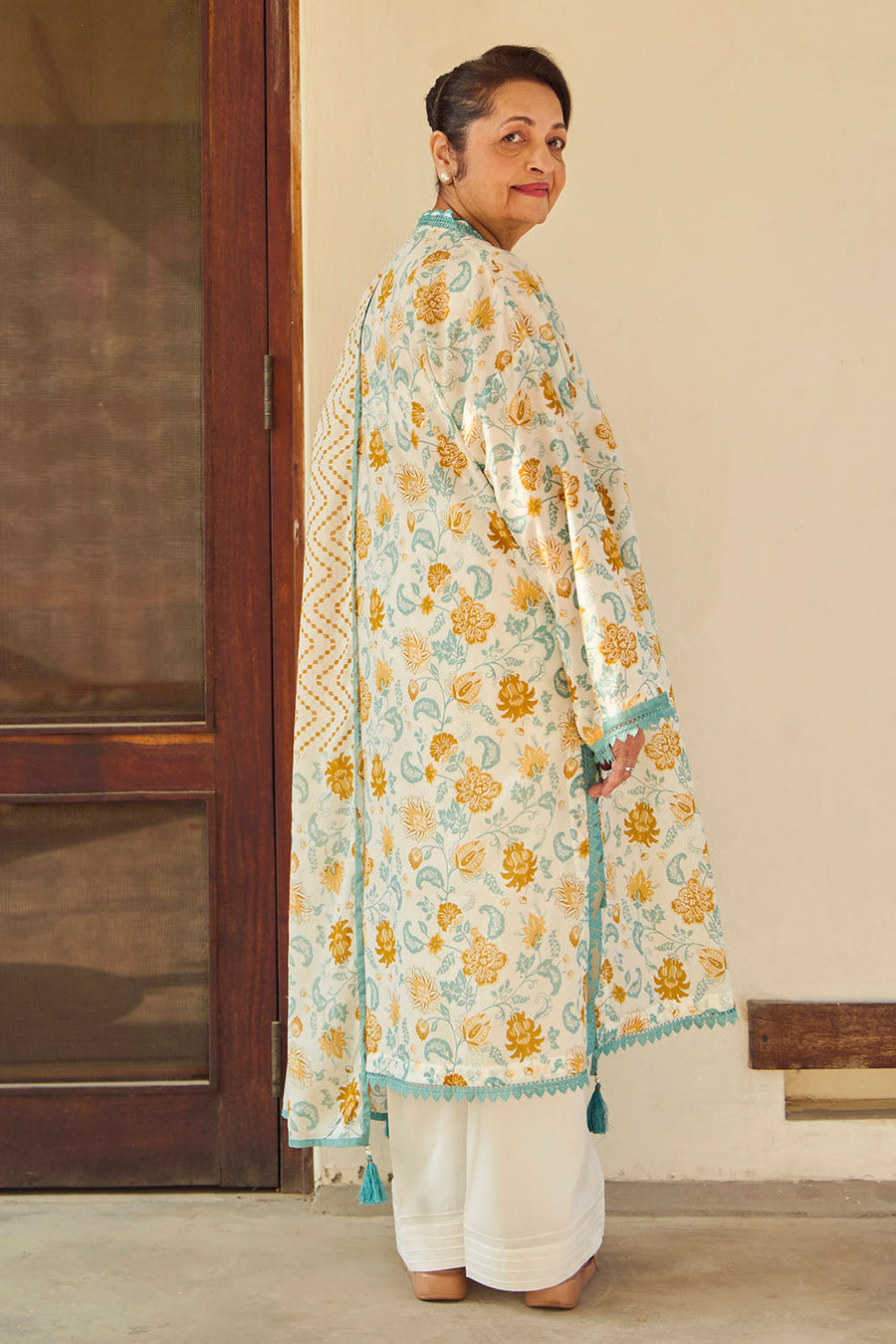 Gul Ahmed Tribute to Mothers Printed Lawn Unstitched 3Pc Suit CL-62071 B