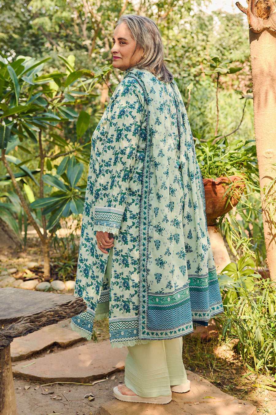 Gul Ahmed Tribute to Mothers Printed Lawn Unstitched 3Pc Suit CL-62086 A