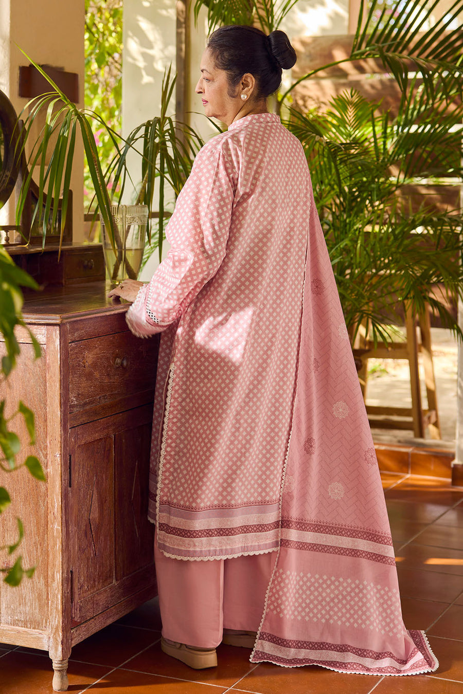 Gul Ahmed Tribute to Mothers Printed Lawn Unstitched 3Pc Suit CL-62103 A