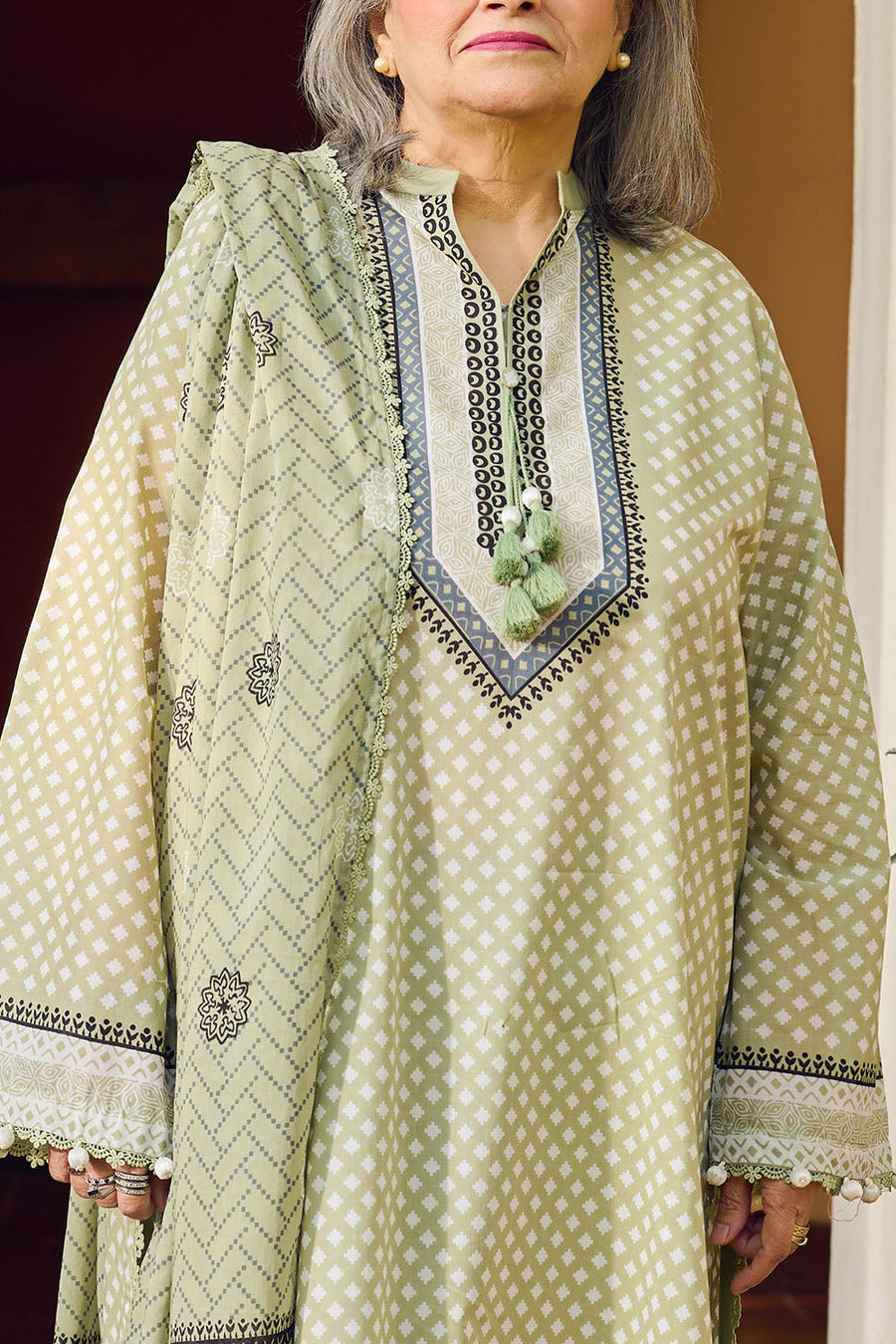 Gul Ahmed Tribute to Mothers Printed Lawn Unstitched 3Pc Suit CL-62103 B
