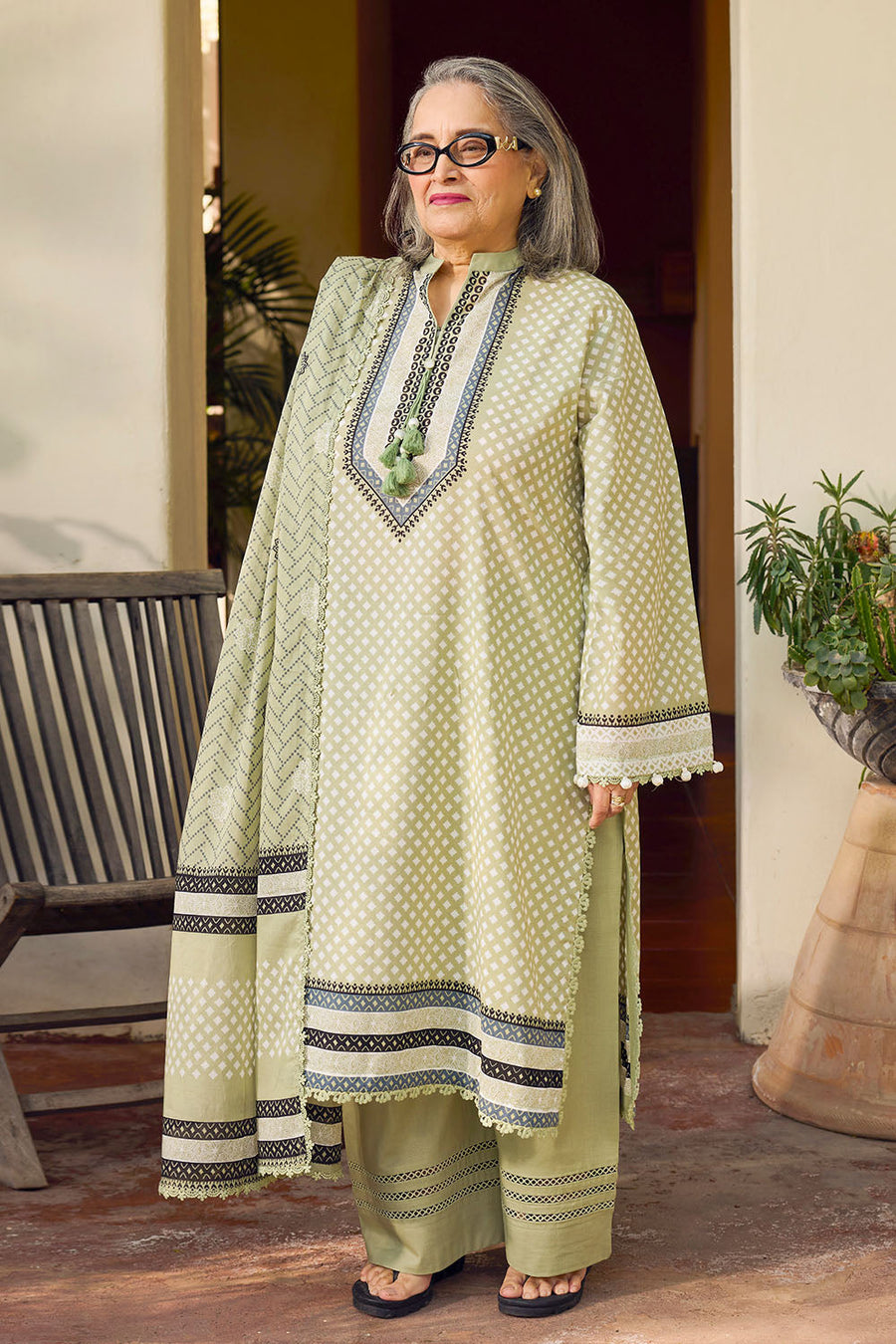 Gul Ahmed Tribute to Mothers Printed Lawn Unstitched 3Pc Suit CL-62103 B