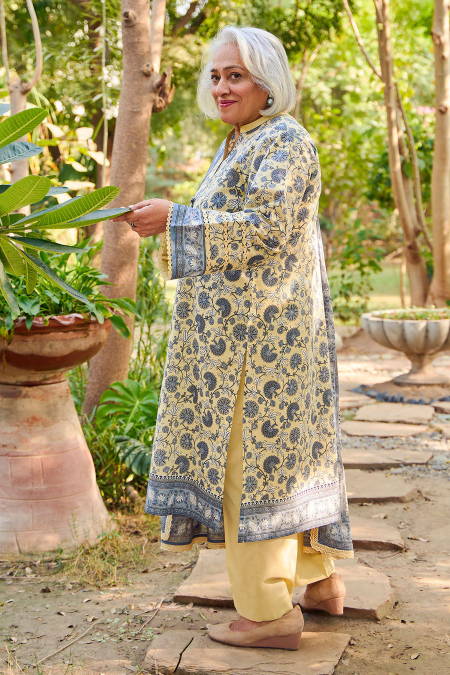 Gul Ahmed Tribute to Mothers Printed Lawn Unstitched 3Pc Suit CL-62104 B