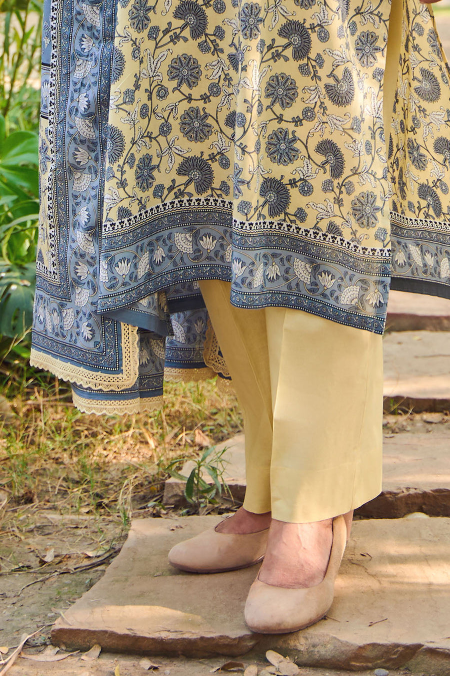Gul Ahmed Tribute to Mothers Printed Lawn Unstitched 3Pc Suit CL-62104 B