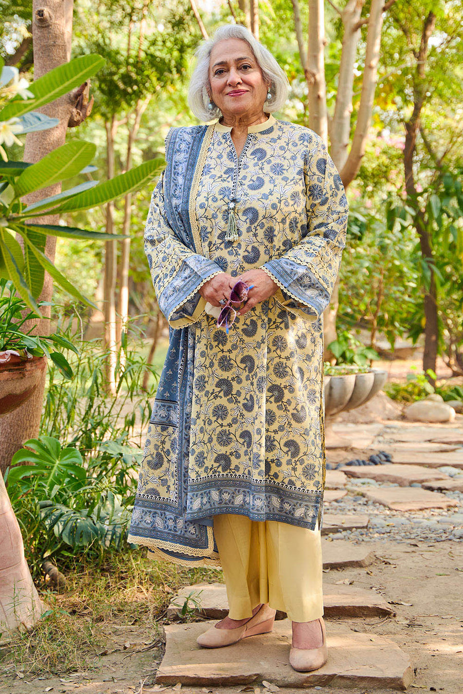 Gul Ahmed Tribute to Mothers Printed Lawn Unstitched 3Pc Suit CL-62104 B