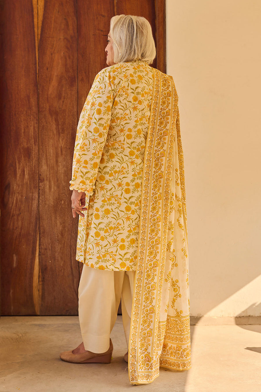 Gul Ahmed Tribute to Mothers Printed Lawn Unstitched 3Pc Suit CL-62113 A