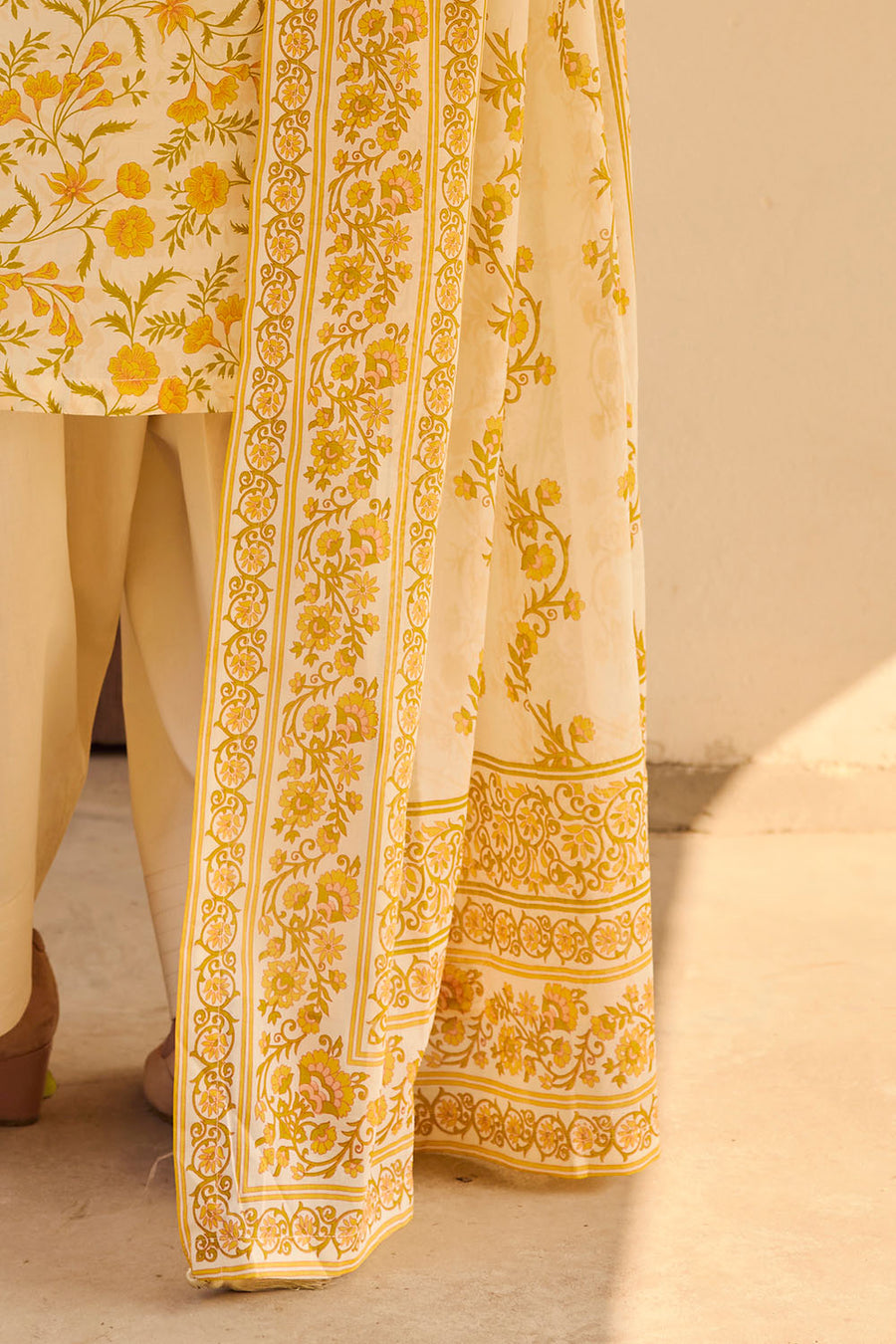 Gul Ahmed Tribute to Mothers Printed Lawn Unstitched 3Pc Suit CL-62113 A