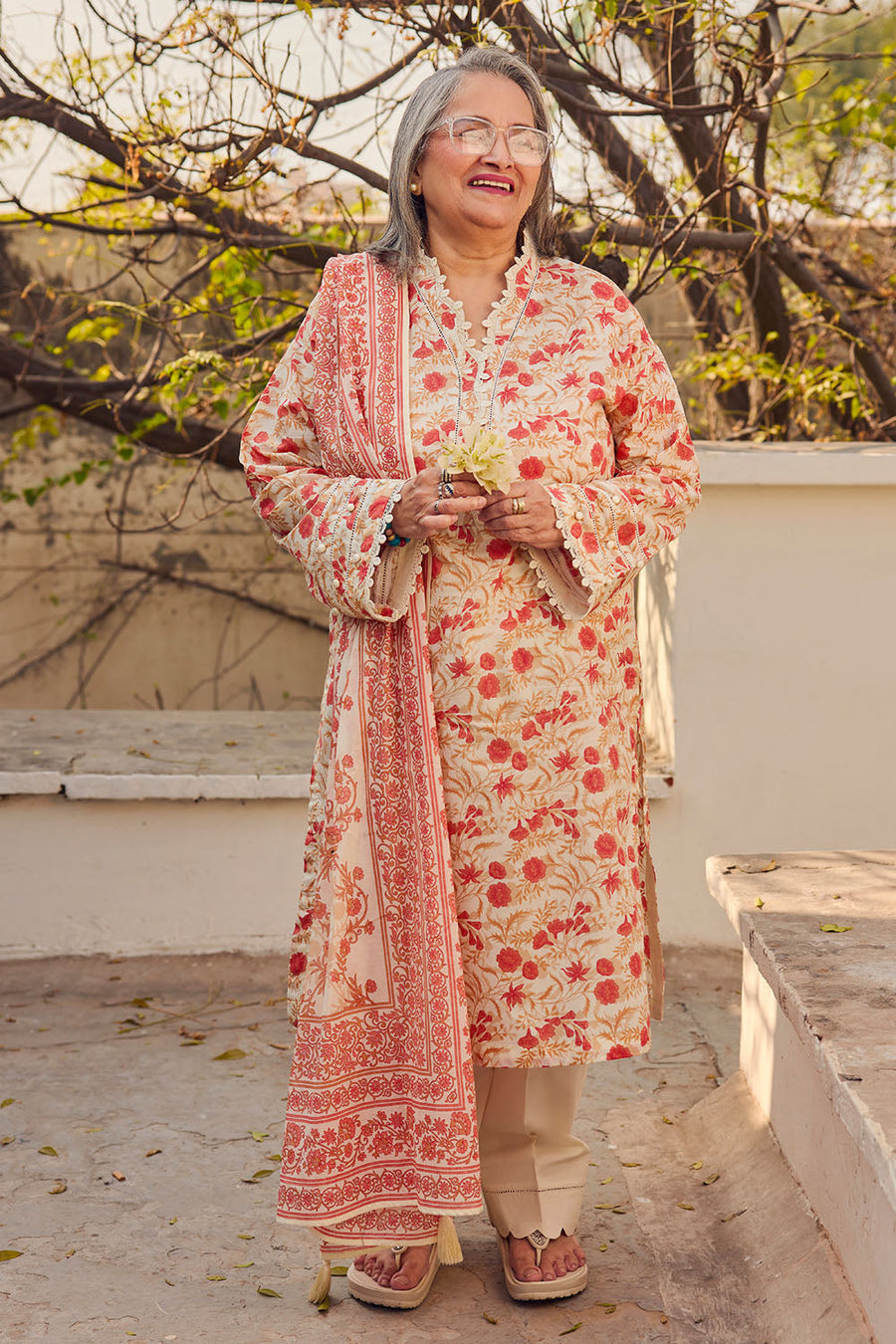 Gul Ahmed Tribute to Mothers Printed Lawn Unstitched 3Pc Suit CL-62113 B
