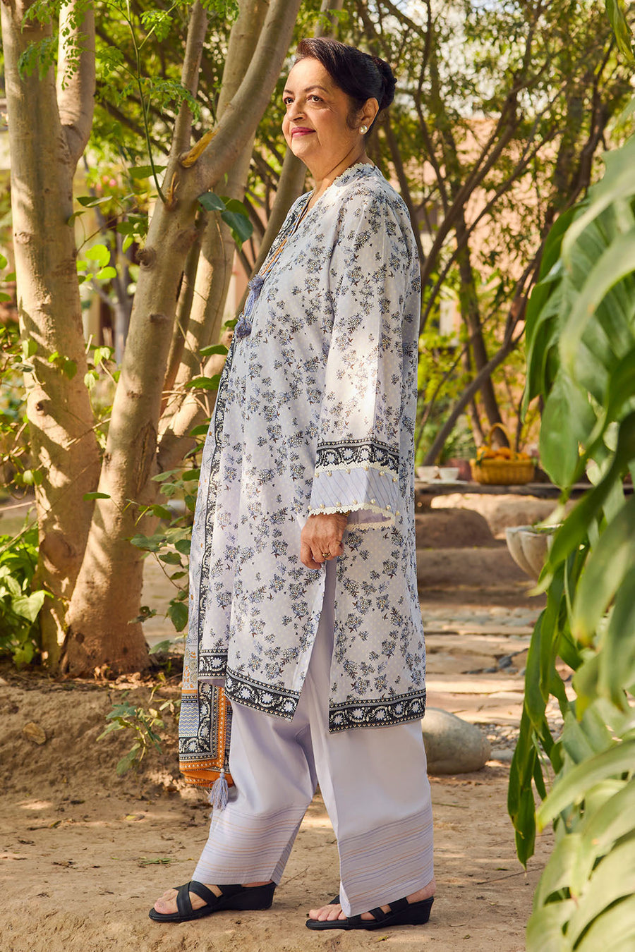 Gul Ahmed Tribute to Mothers Printed Lawn Unstitched 3Pc Suit CL-62115 A