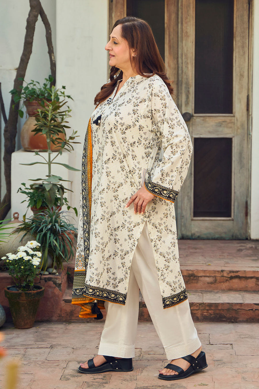 Gul Ahmed Tribute to Mothers Printed Lawn Unstitched 3Pc Suit CL-62115 B