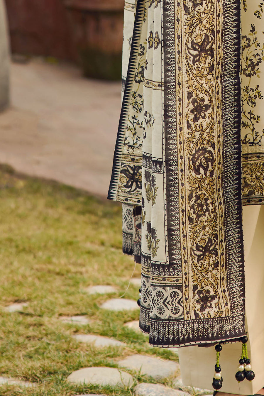 Gul Ahmed Tribute to Mothers Printed Lawn Unstitched 3Pc Suit CL-62117 B