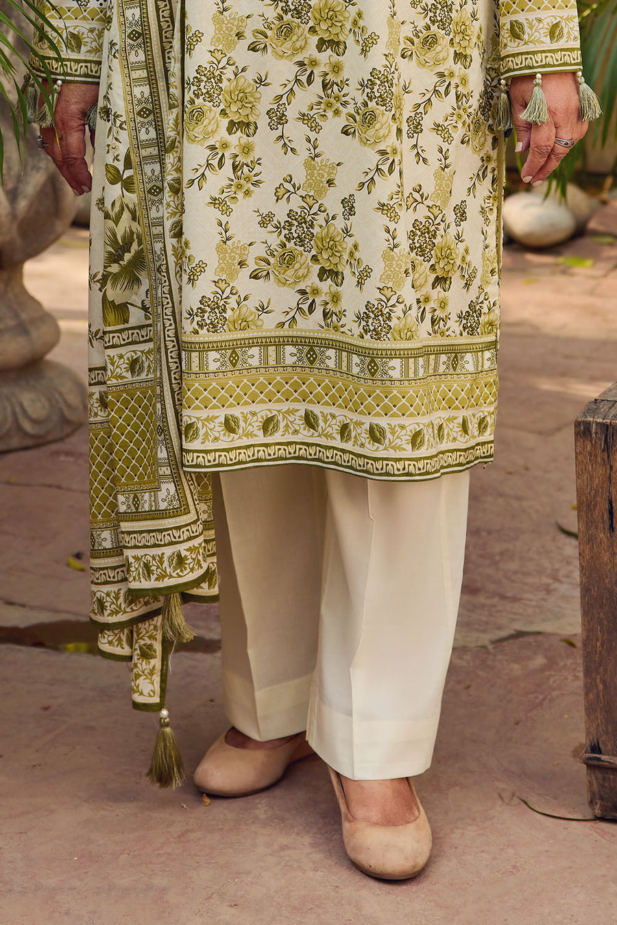 Gul Ahmed Tribute to Mothers Printed Lawn Unstitched 3Pc Suit CL-62118 A