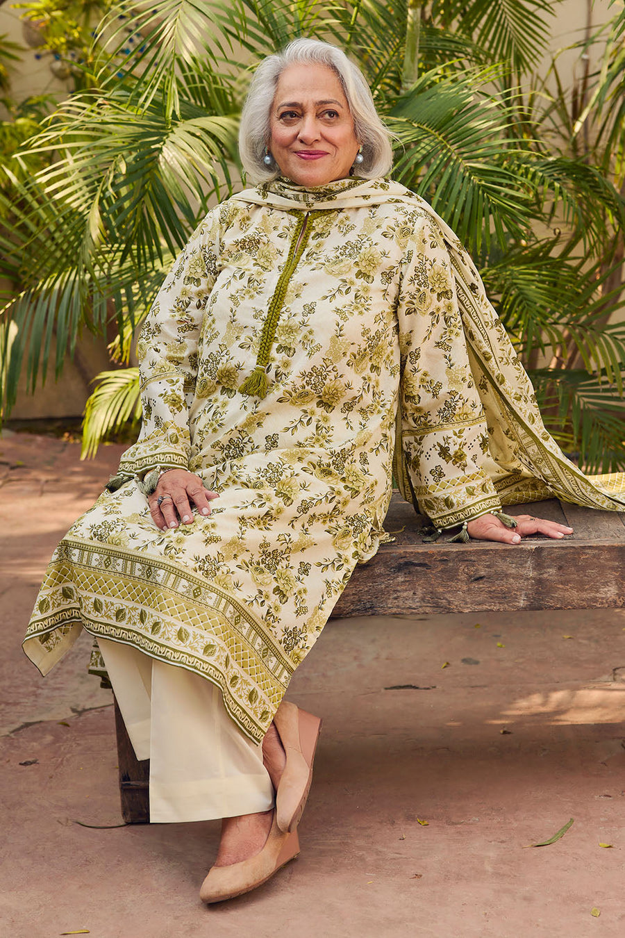 Gul Ahmed Tribute to Mothers Printed Lawn Unstitched 3Pc Suit CL-62118 A