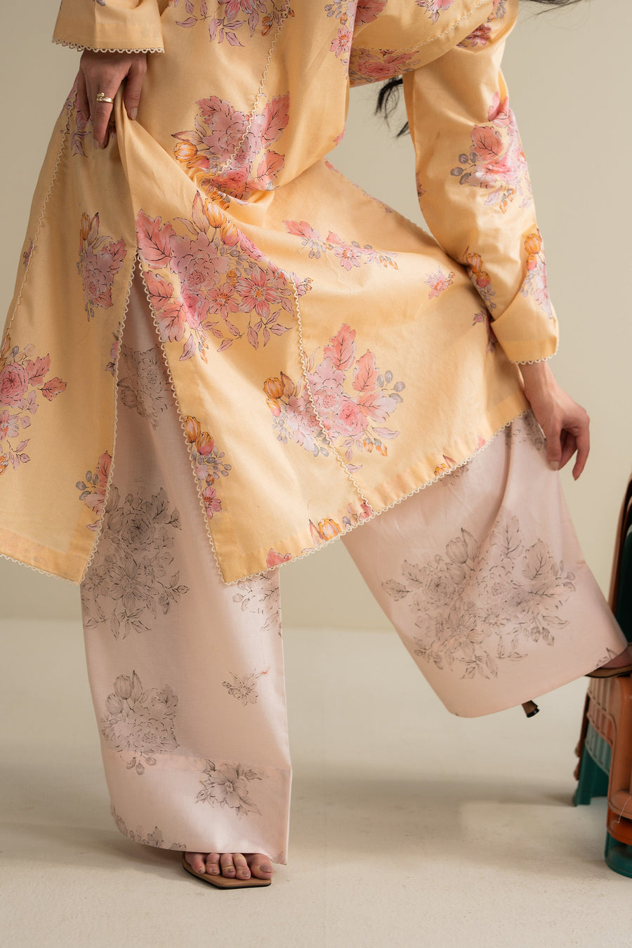 Coco by Zara Shahjahan Prints Unstitched Lawn 3Pc Suit D-01B OVELA