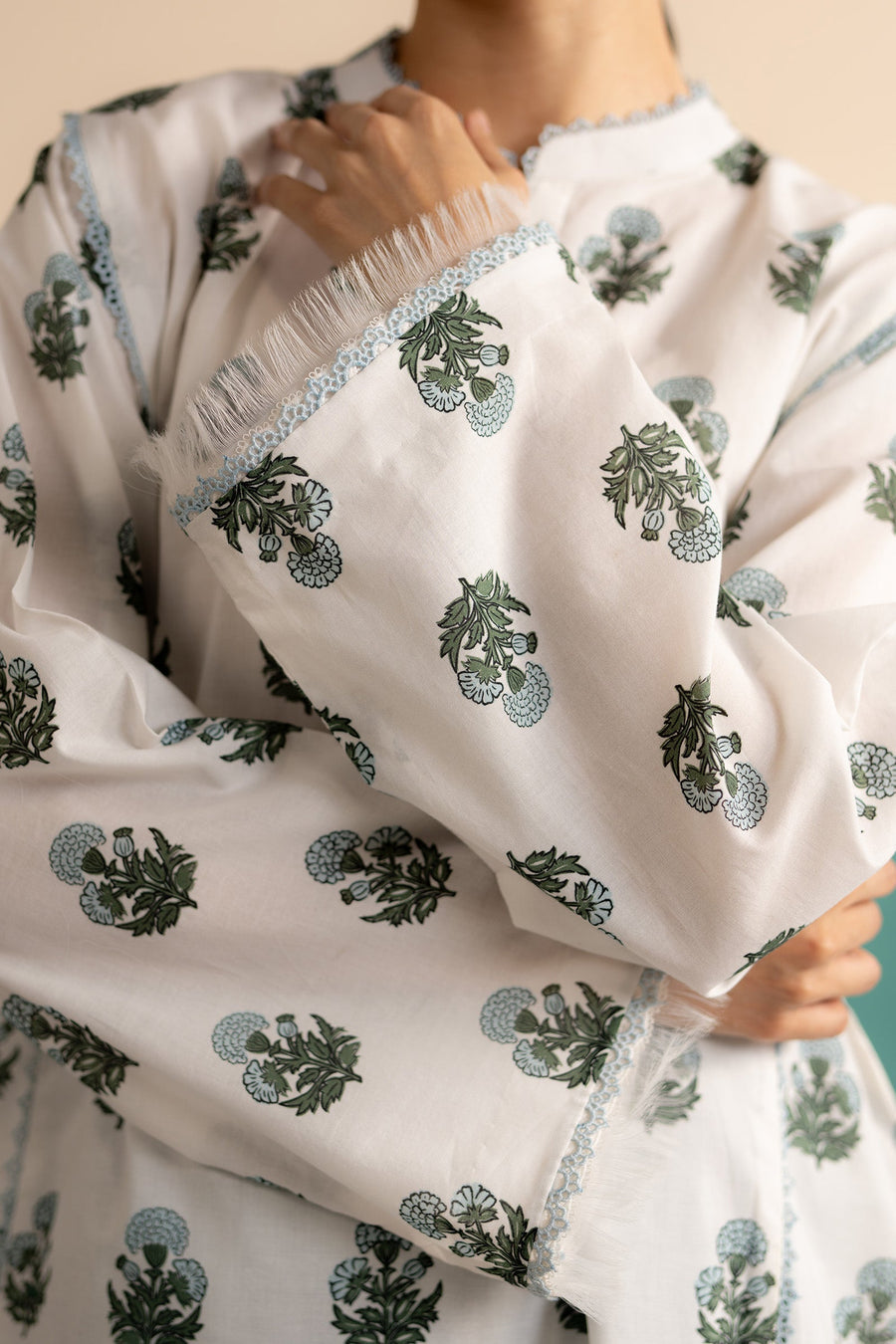 Coco by Zara Shahjahan Prints Unstitched Lawn 3Pc Suit D-04B ZOFI