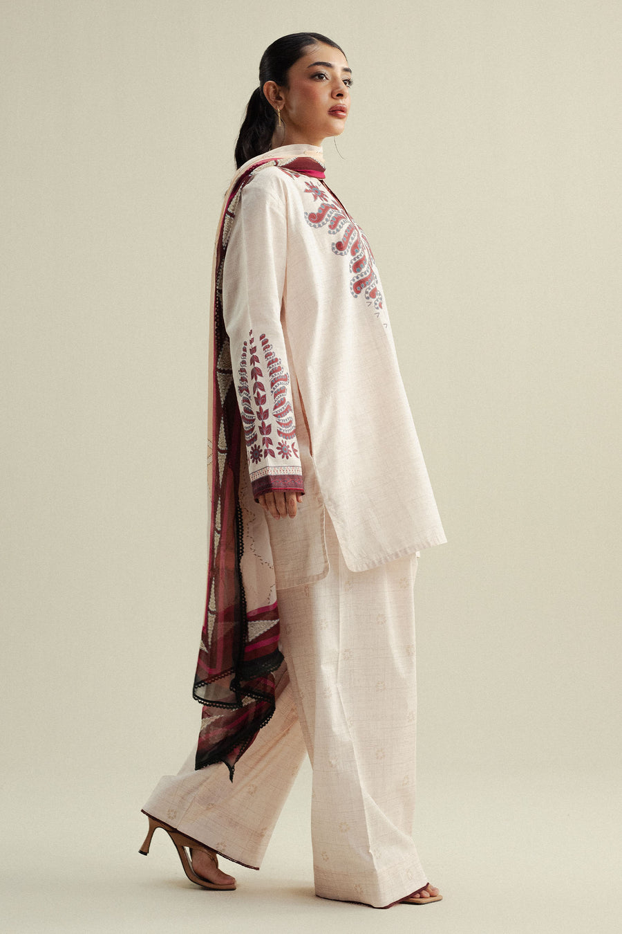 Coco by Zara Shahjahan Prints Unstitched Cambric 3Pc Suit D-07B Lilt